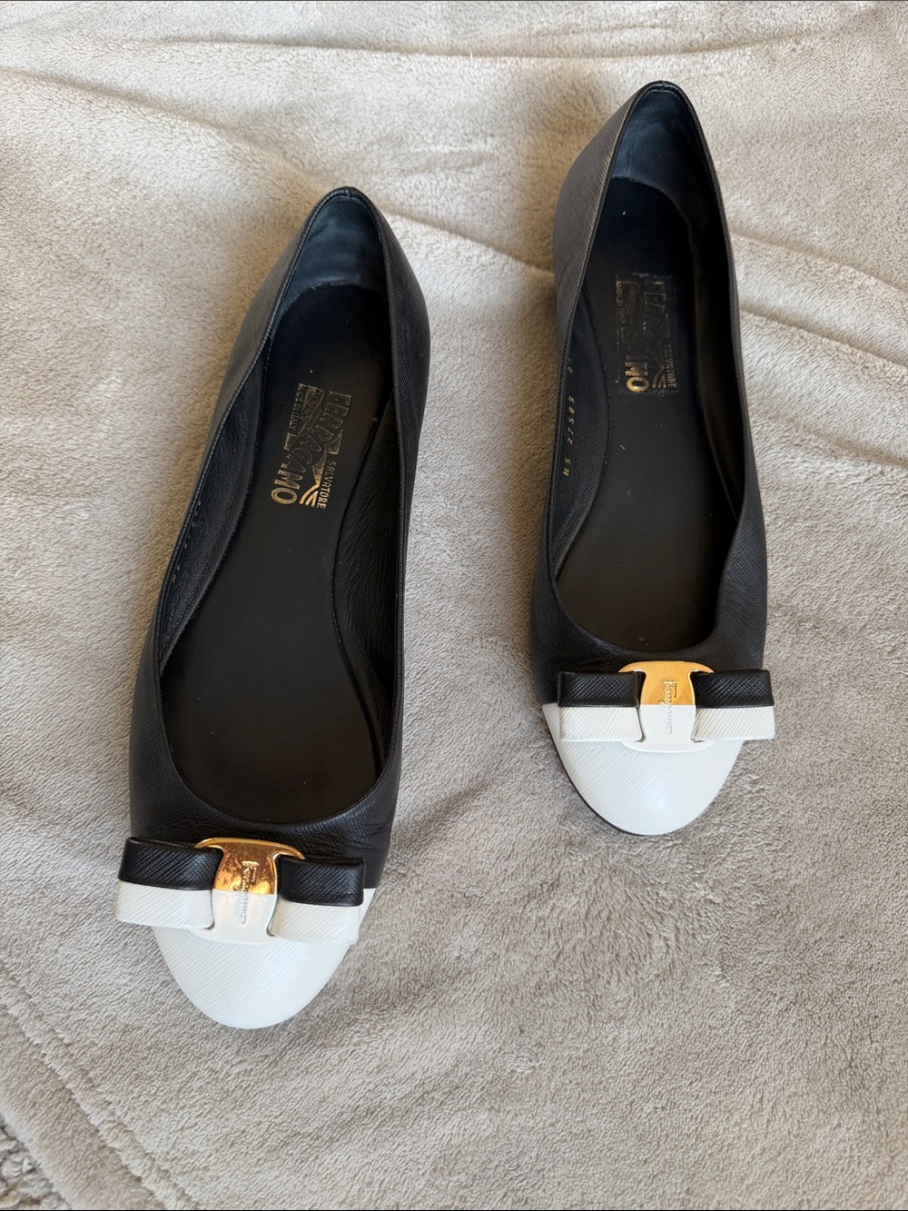 Salvatore Ferragamo Black and White Vara Bow Leather Flats